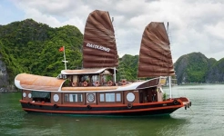 Cat Ba ocean cruise 08