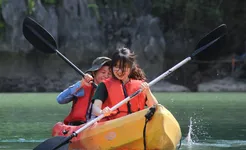 Cat Ba Prince Cruise - Kayaking