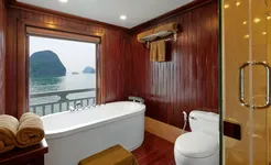 Paradise Peak Superior Suite bathroom