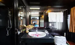 Swan Boutique Cruise - Bathroom