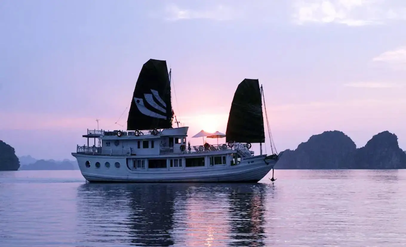 Bhaya Legend 3 Cabins - Halong Bay 2 Days 1 Night